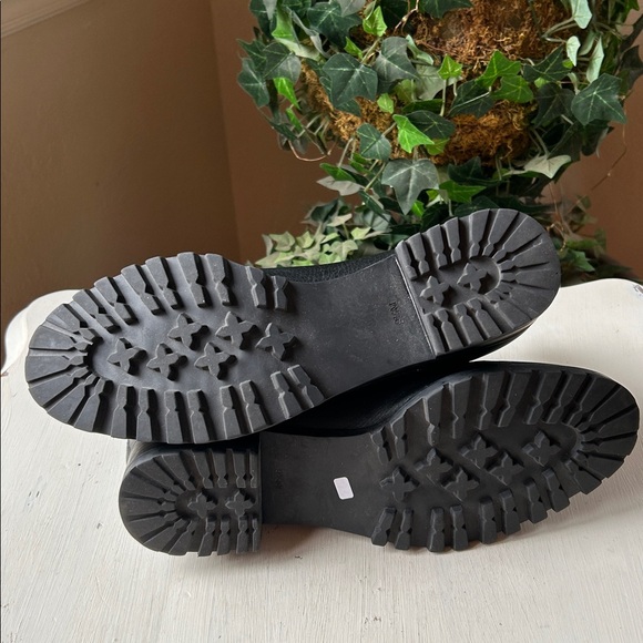 Talbots Black Leather Slip On Bootie Footwear Women’s 9.5 EUC - Picture 8 of 12